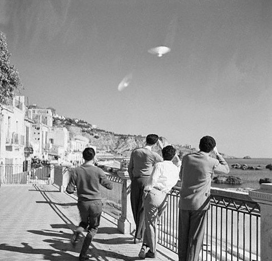 1954, 10 декабря - Сицилия, Италия